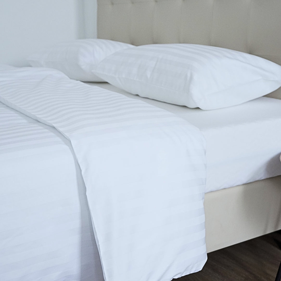 Hotel satin 2 cm striped bed sheet - 80% Cotton - 20% PE - fold-over - set of 2 - 150 gr/m2 - packaged