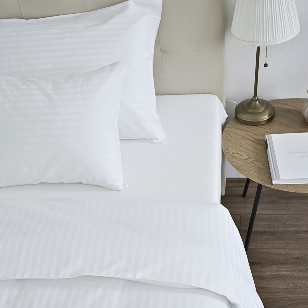 Hotel damaszt 1 cm csíkos ágyneműhuzat garnitúra 100% pamut - áthajtós - 3 db-os szett - 140 gr/m2 - csomagos