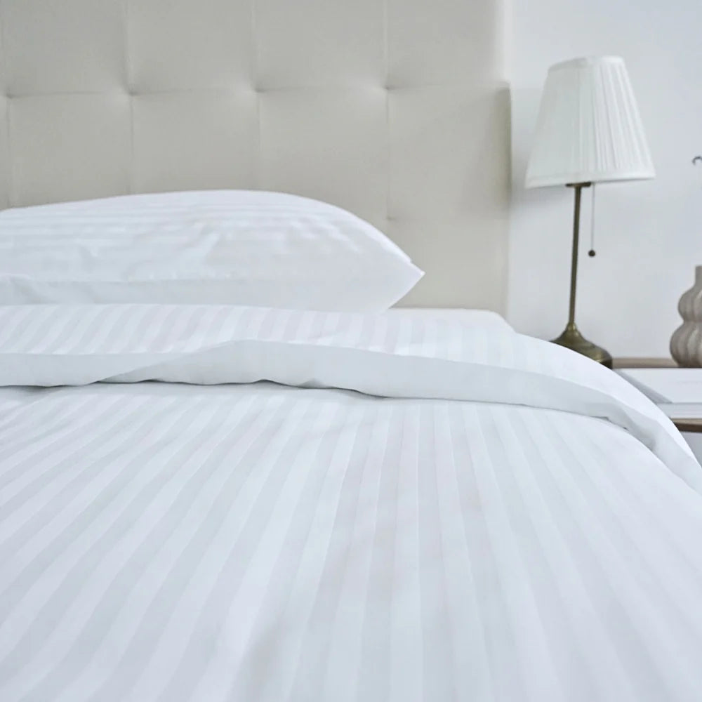 Hotel damaszt 1 cm csíkos ágyneműhuzat garnitúra 100% pamut - áthajtós - 2 db-os szett - 140 gr/m2