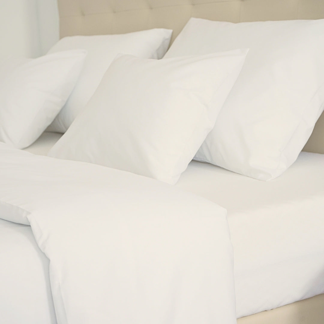 Hotel cotton linen bed sheet - 50% Cotton - 50% PE - fold-over - set of 3 - 142 gr/m2 - packaged