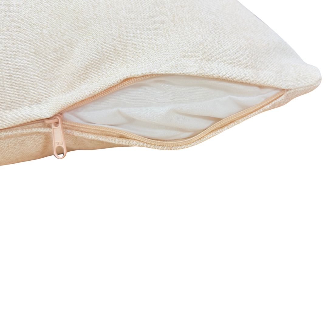 Merry Christmas díszpárna - Karácsonyfát szállító autóval oldalsó nézetből - 45x45 cm