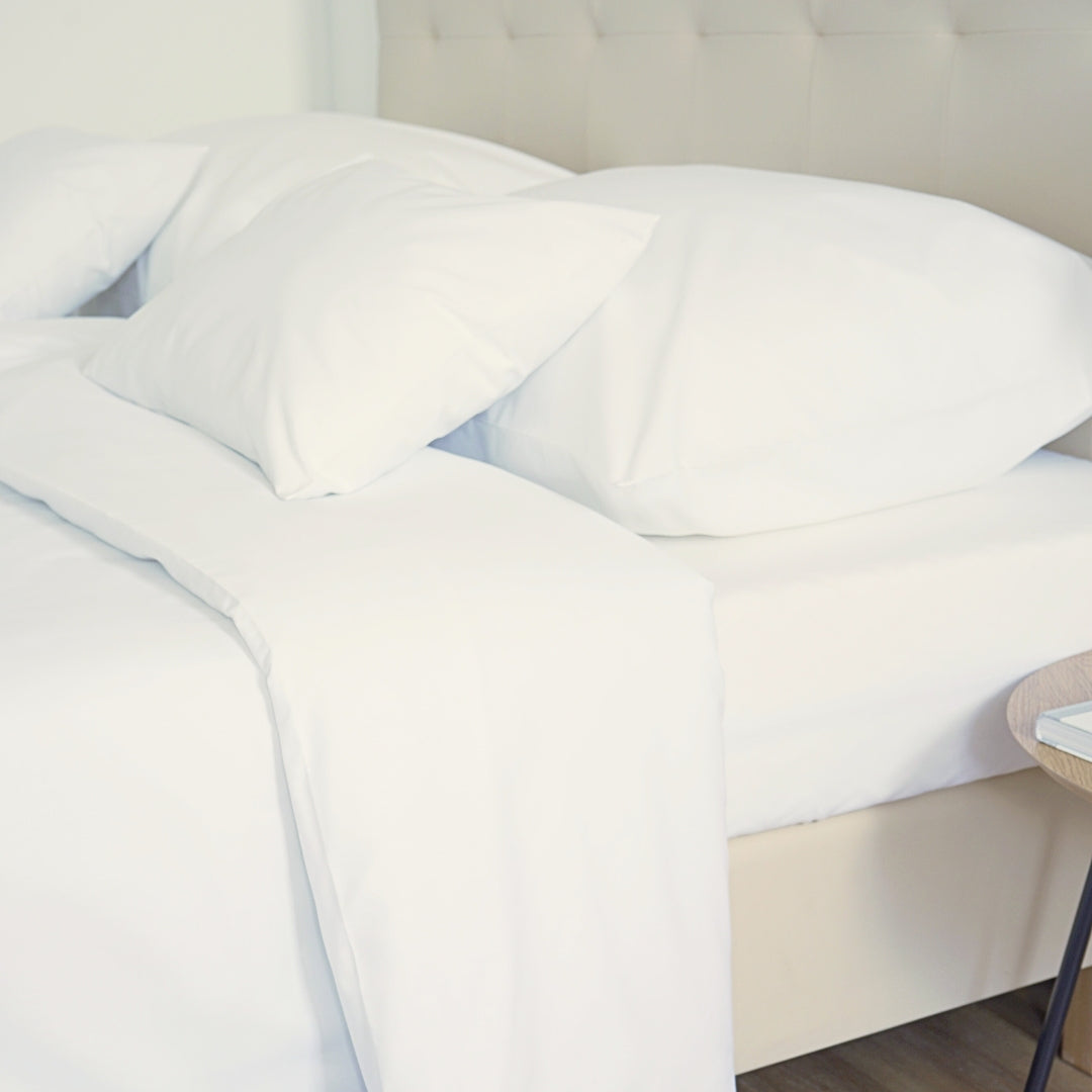 Hotel cotton linen bed sheet - 50% Cotton - 50% PE - fold-over - set of 3 - 142 gr/m2 - packaged