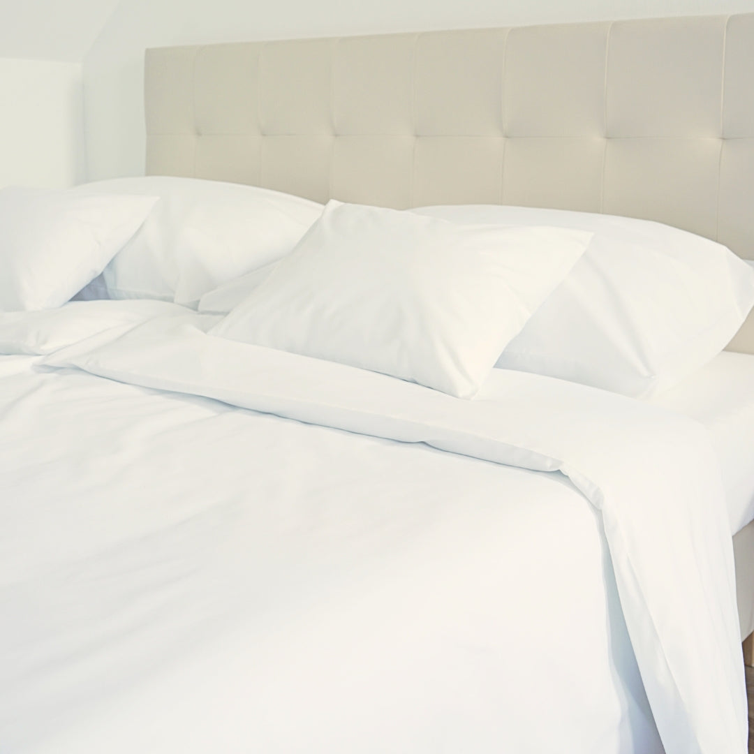 Hotel cotton linen bed sheet - 50% Cotton - 50% PE - fold-over - set of 3 - 142 gr/m2 - packaged