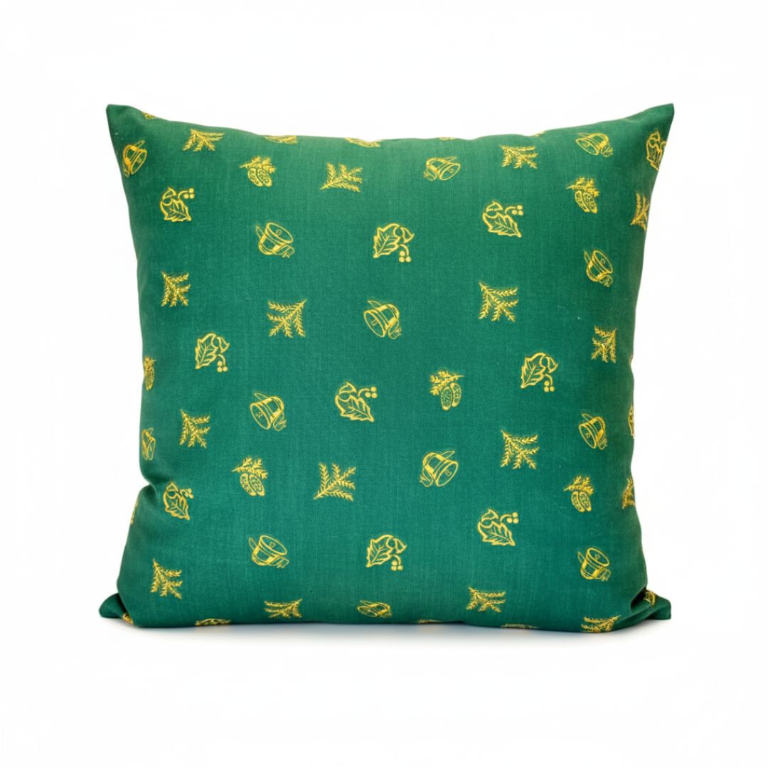 Red star zippered pillow with insert