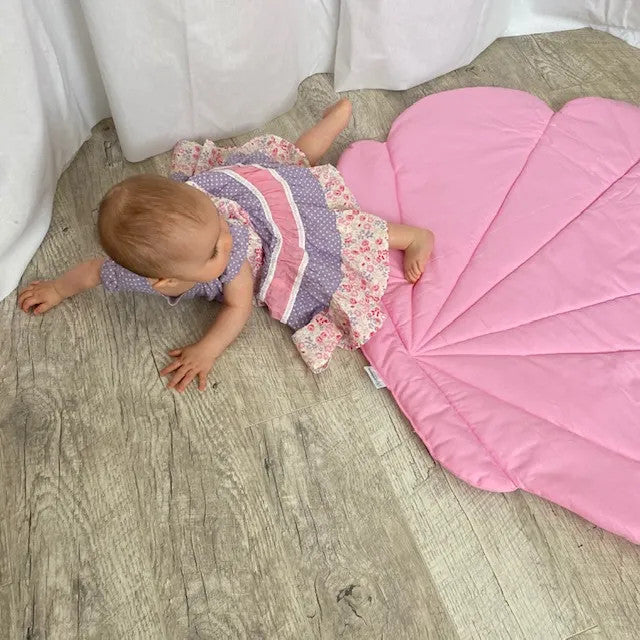 Shell children's play mat and blanket - dark pink