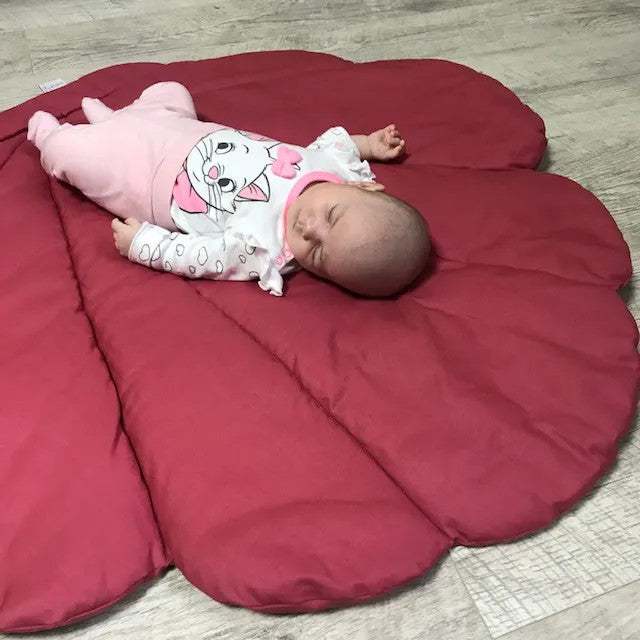 Shell children's play mat and blanket - raspberry