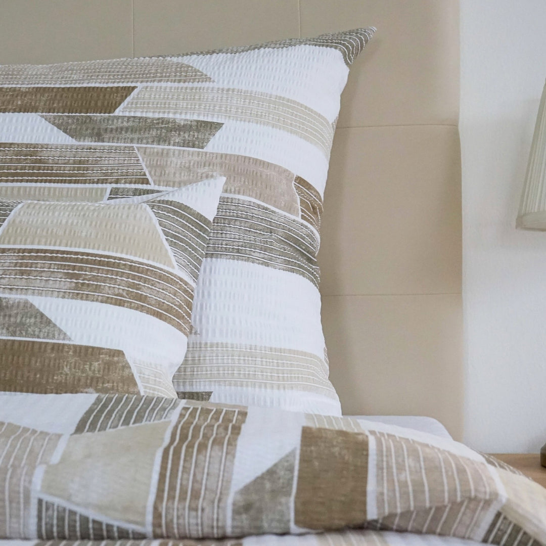 Krepp párnahuzat - Barna mintás