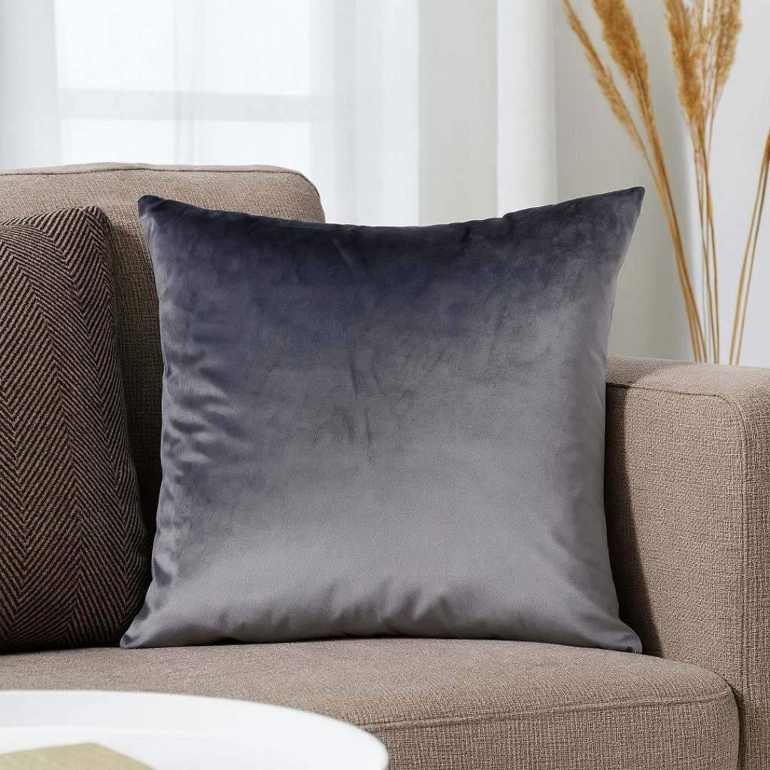 Moosgrünes Dekokissen aus Samt – mit Einlage – 45 x 45 cm