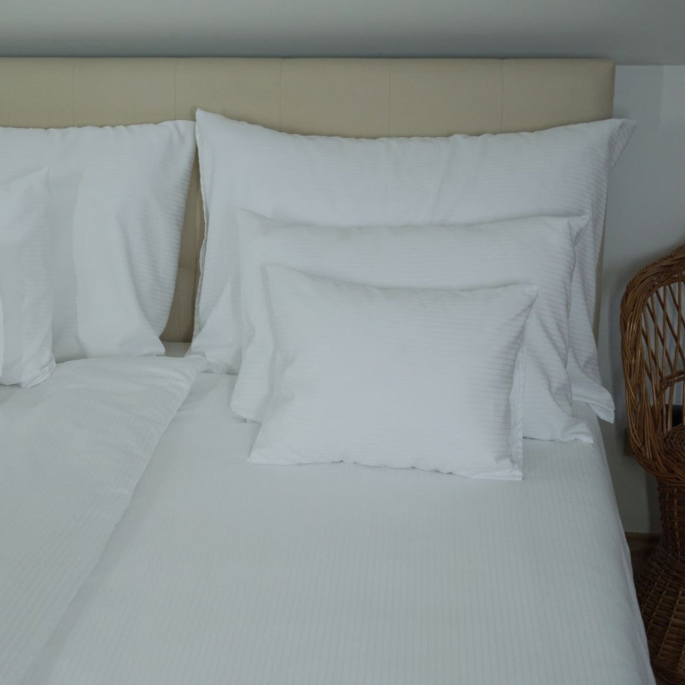 Elegant striped polyester satin pillowcase - 100% polyester - fold-over - 130 gr/m2 - packaged