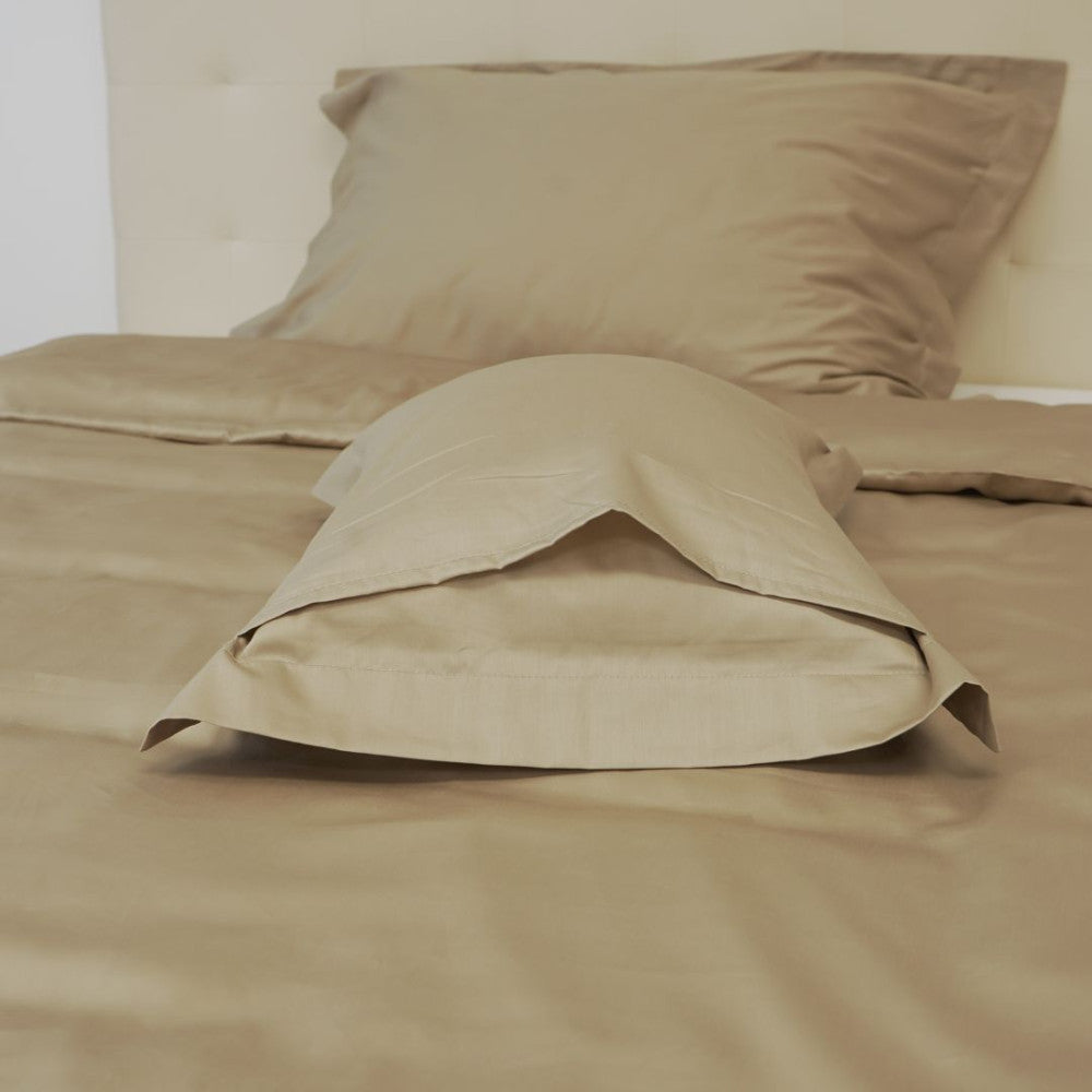 Pamutszatén ágyneműhuzat garnitúra angol széllel - 3 db-os - Mogyoró - TC 250