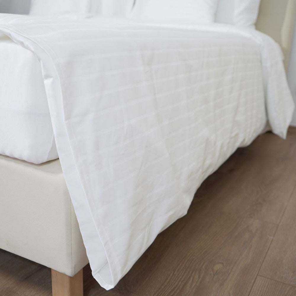 Hotel-Damaszt-szatén csíkos ágyneműhuzat - 80% Pamut - 20% PE - cipzáras - 140 gr/m2