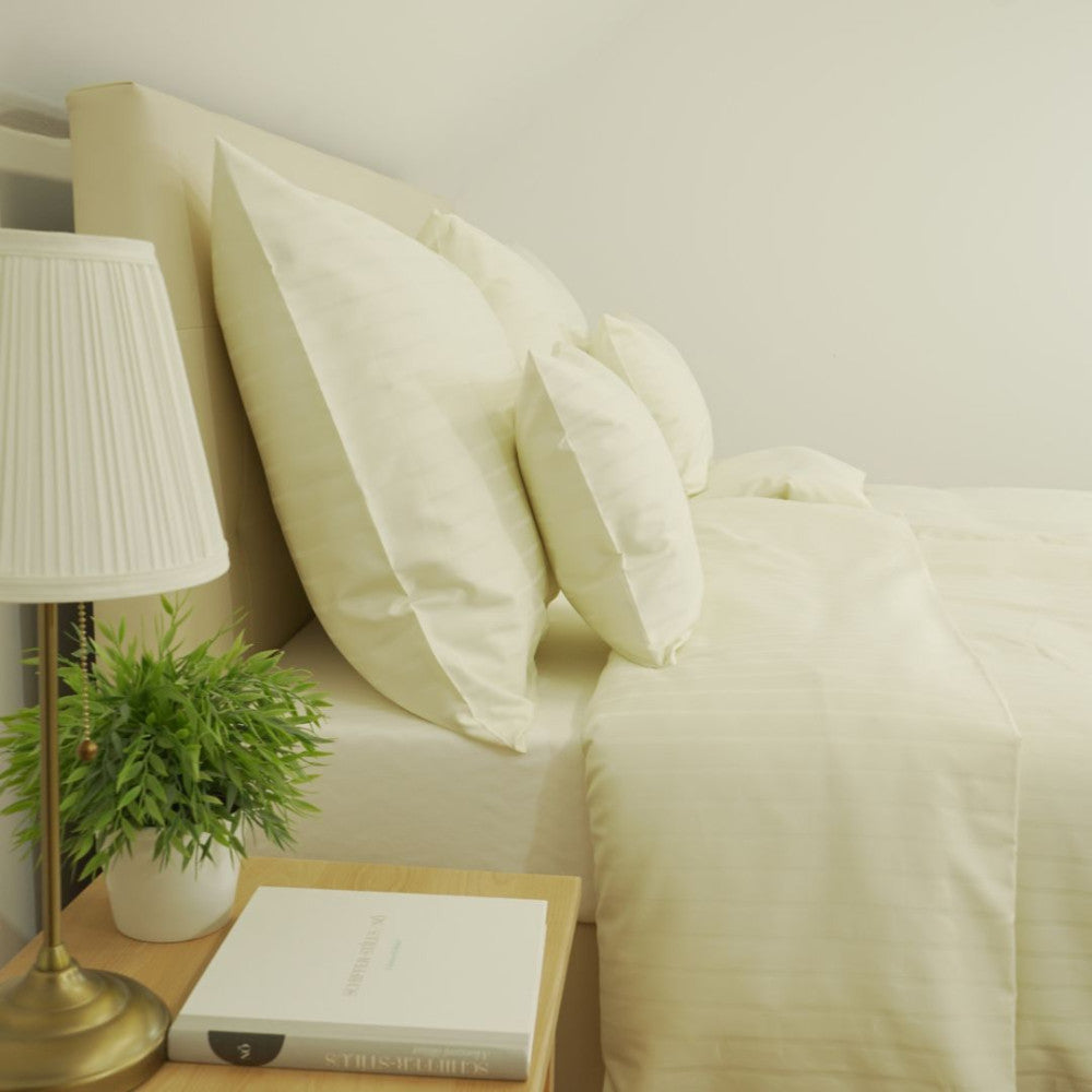 Pezsgő színű hotel csíkos ágyneműhuzat - 80% Pamut - 20% PE - cipzáras - 150 gr/m2