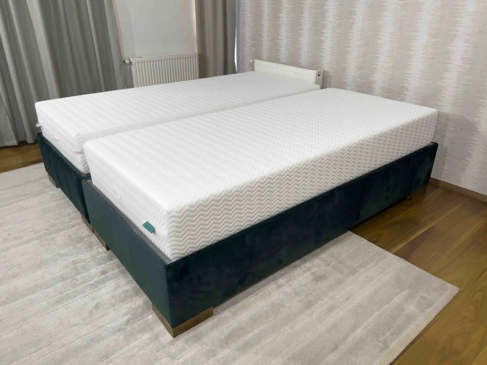 Comfort Fit - HR - Hard cold foam mattress (30 cm)