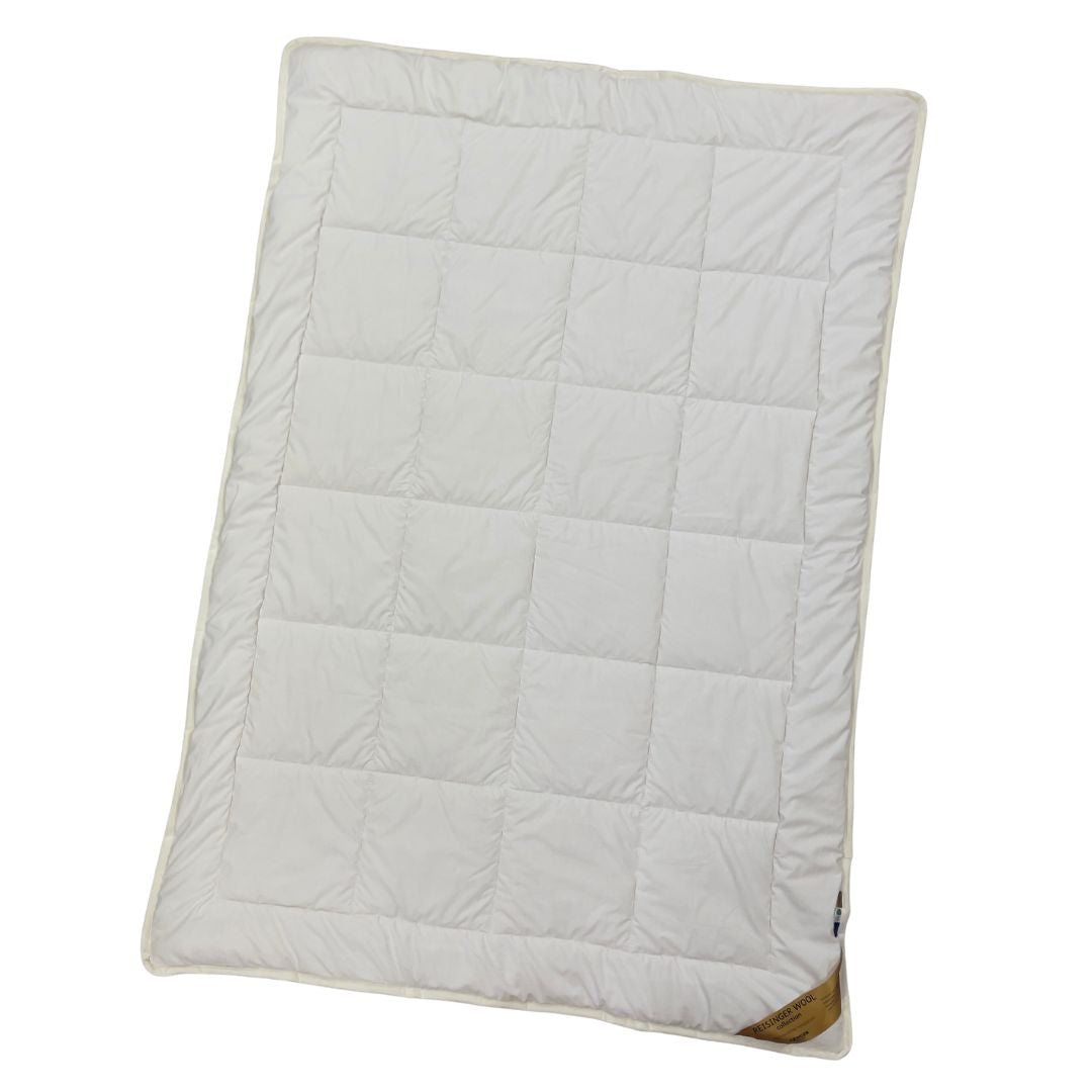 White - Wool 4-Season Duvet - decorated with trim - 140x200 cm