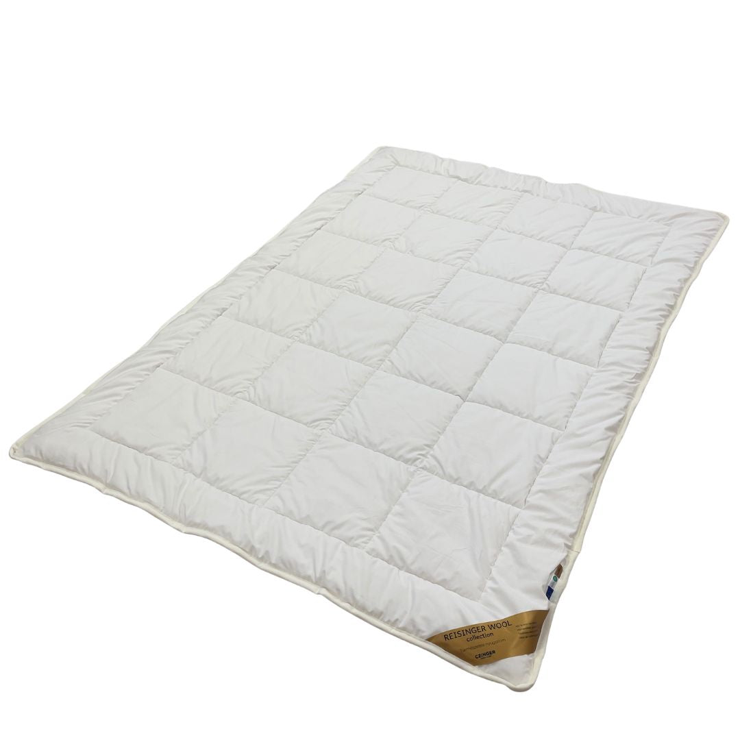 White - Wool 4-Season Duvet - decorated with trim - 140x200 cm
