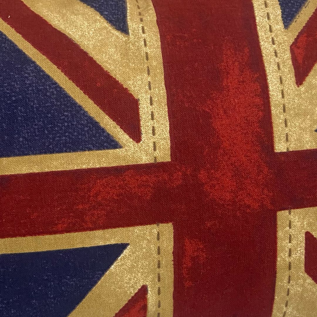 Decorative cushion (with insert) 30x40 cm - LOVE UK - small