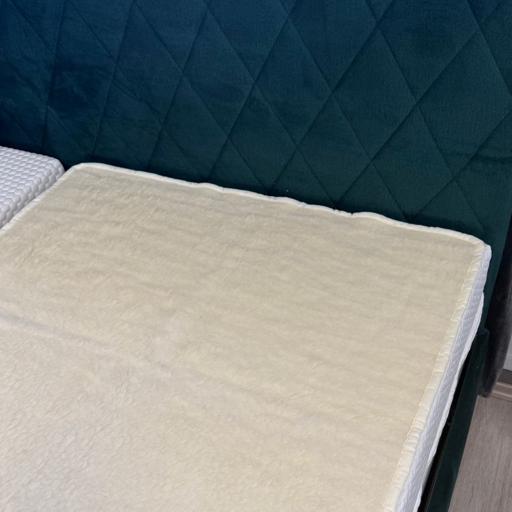 Double-sided grey checkered lambswool down blanket