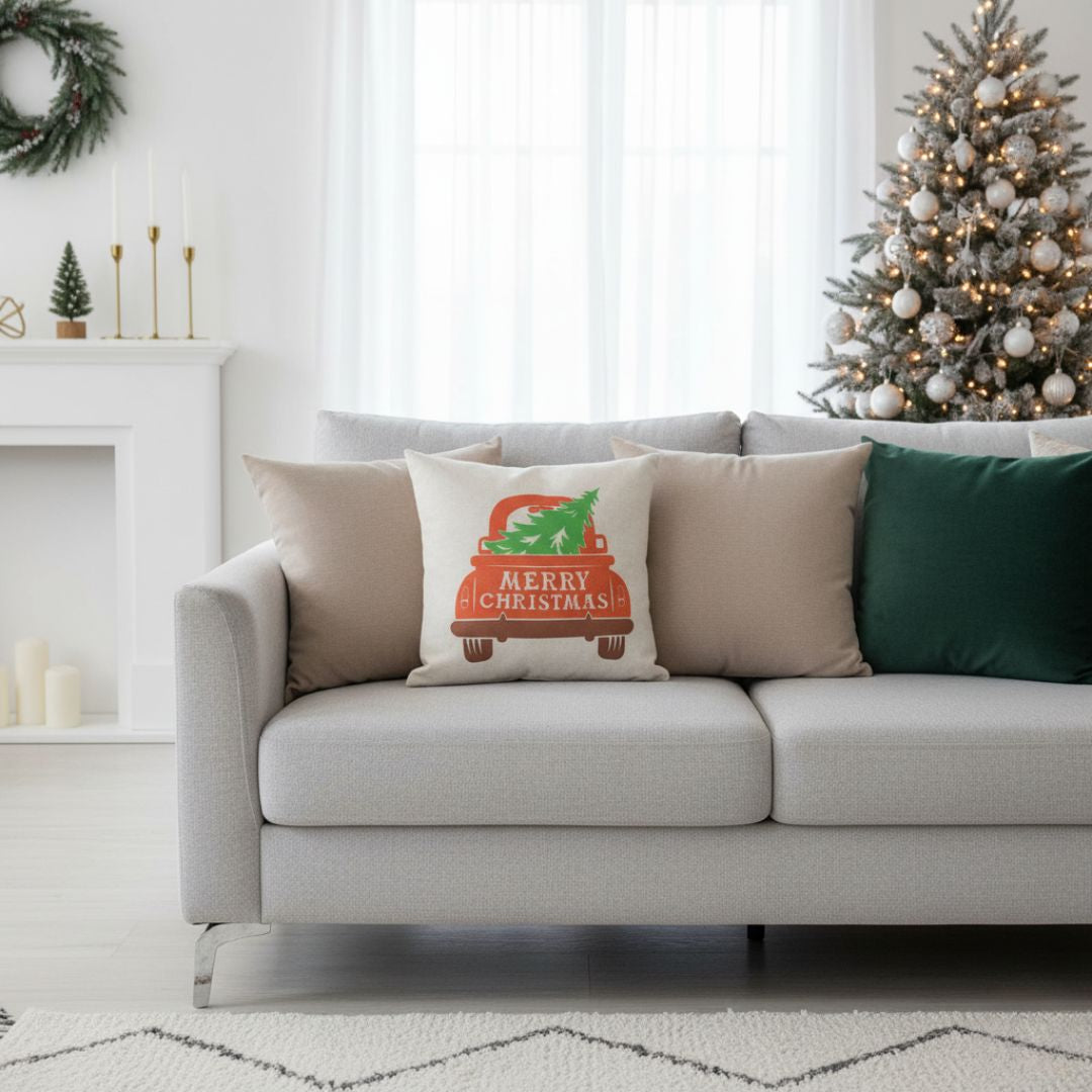 Merry Christmas díszpárna - Karácsonyfát szállító autóval hátsó nézetből - 45x45 cm