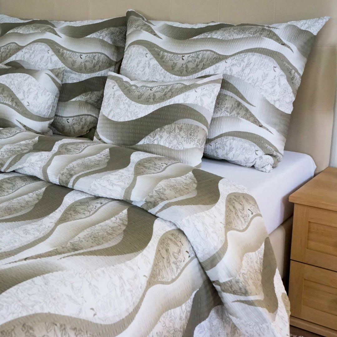 Silk Wave Crepe Duvet Cover – the elegance of soft khaki waves