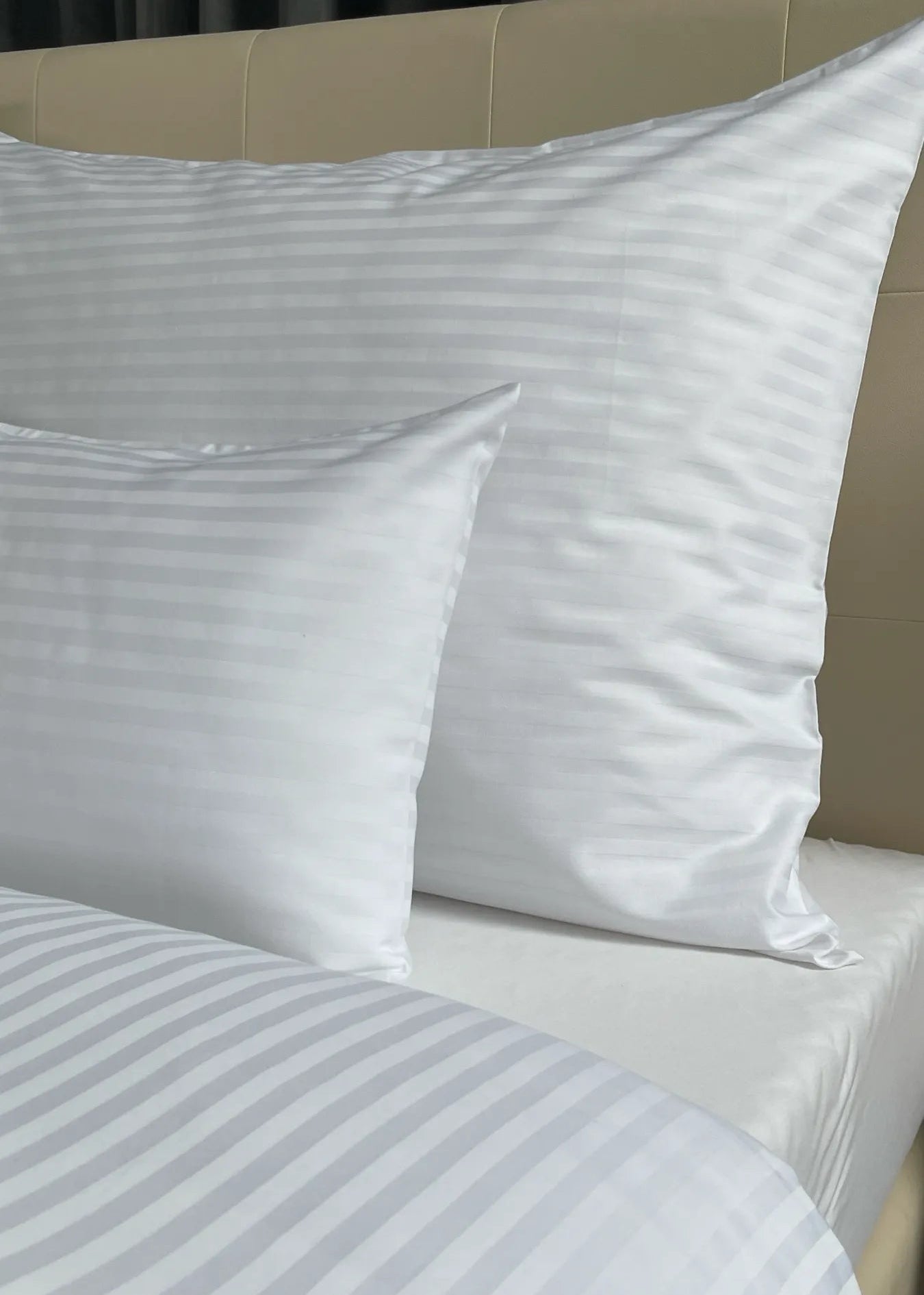 Hotel damaszt 1 cm csíkos ágyneműhuzat garnitúra 100% pamut - szettek - 140 gr/m2