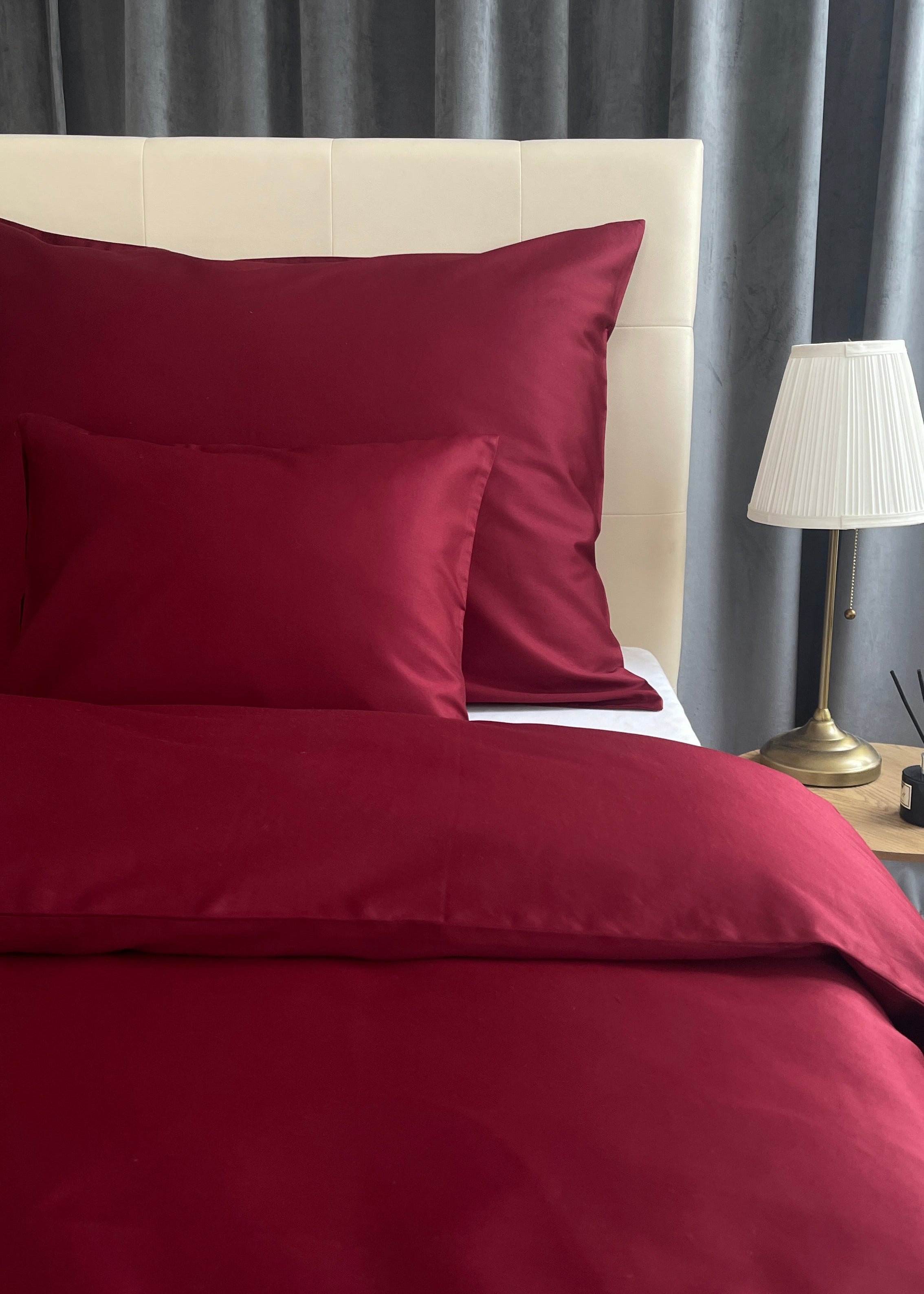 Burgundy Silk ágynemű – időtlen elegancia mély tónusban
