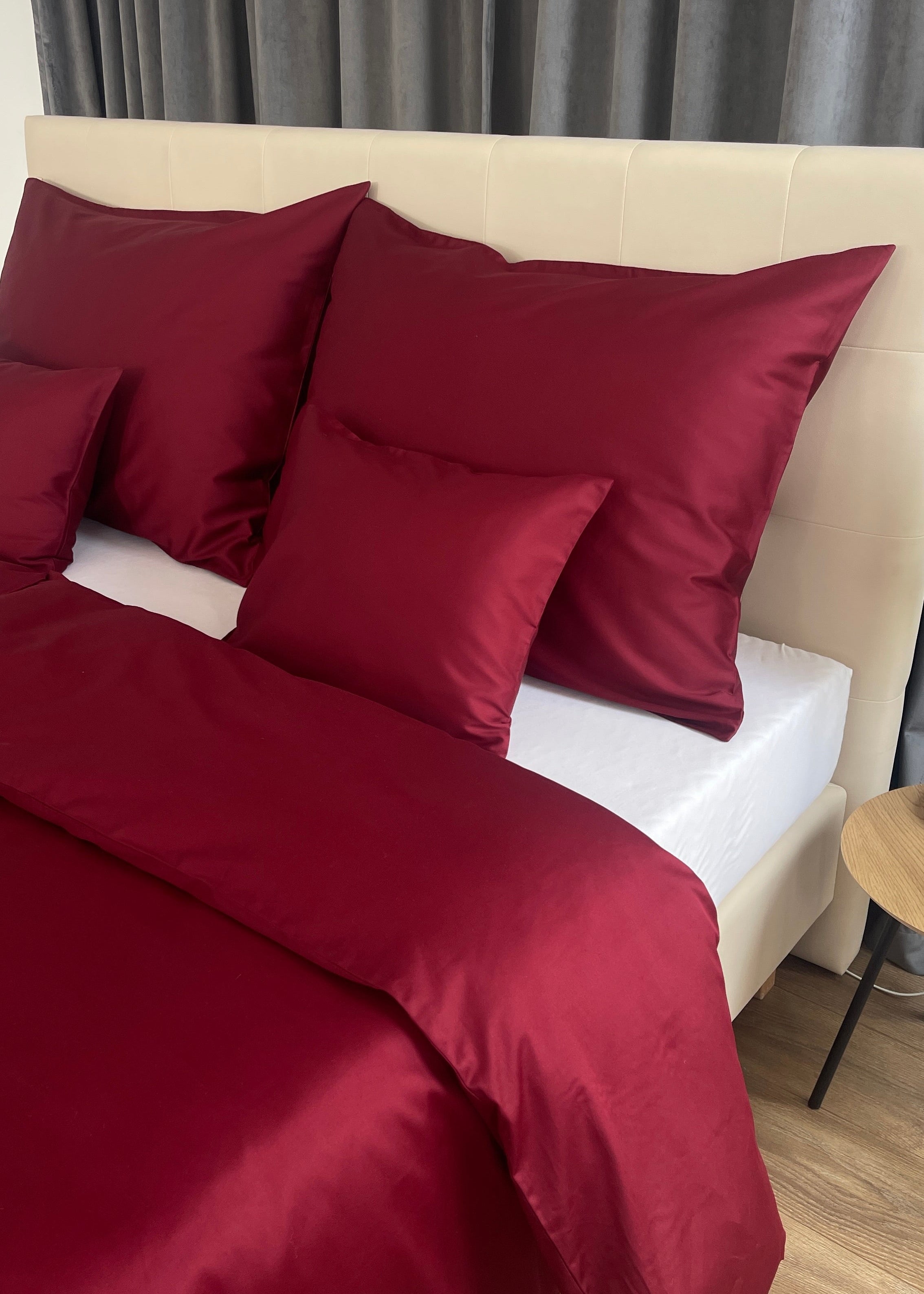 Burgundy Silk ágynemű – időtlen elegancia mély tónusban