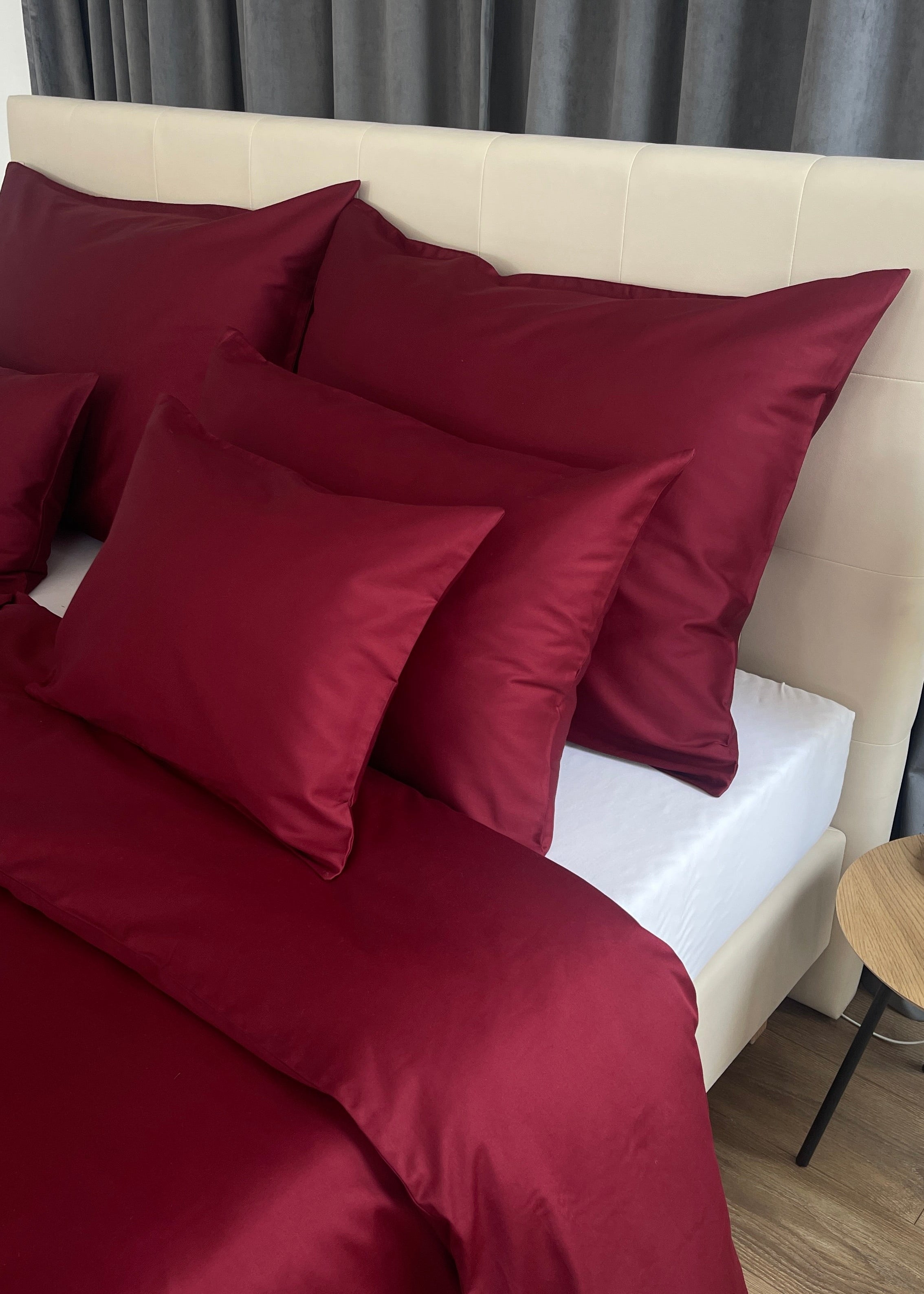 Burgundy Silk ágynemű – időtlen elegancia mély tónusban