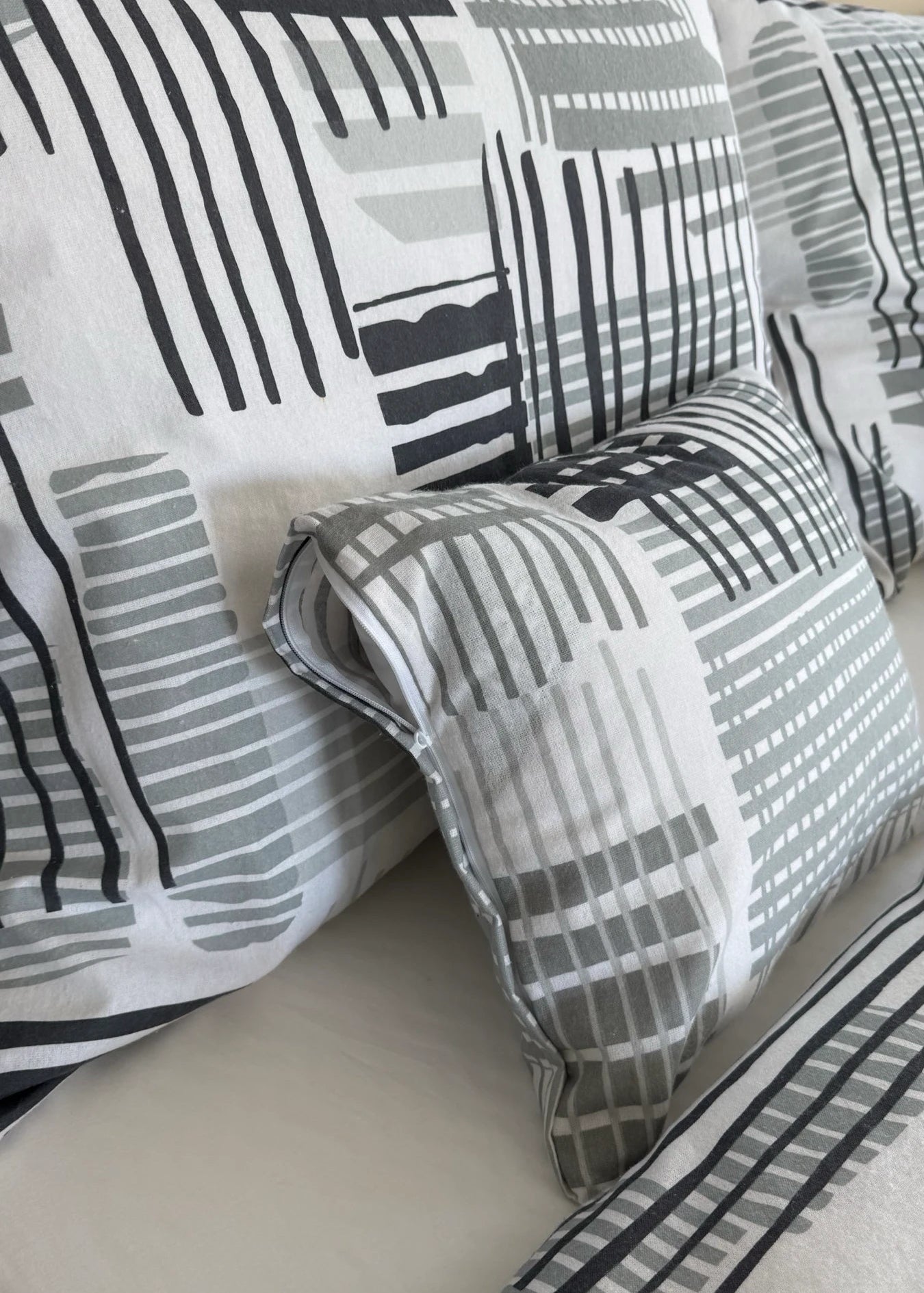 Urban Grid flannel duvet cover – modern urban elegance