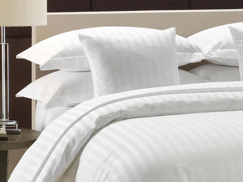 Hotel damask satin striped sheet - 50% Cotton - 50% PE - 150 gr/m2 - packaged