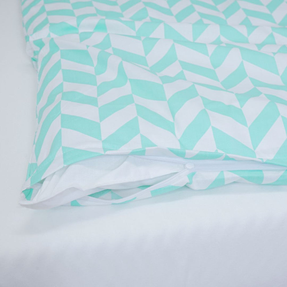 Cotton pillowcase - Turquoise and white pattern