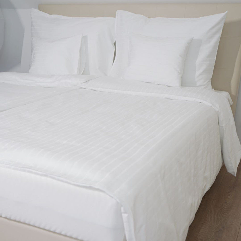 Hotel csíkos párna-, paplanhuzat - 80% PAM - 20% PE - Fehér - 155 gr/m2