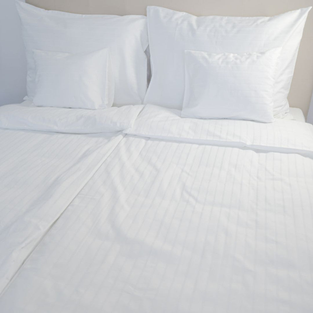 Hotel csíkos paplanhuzat - 80% Pamut - 20% PE - áthajtós - 155 gr/m2 - csomagos