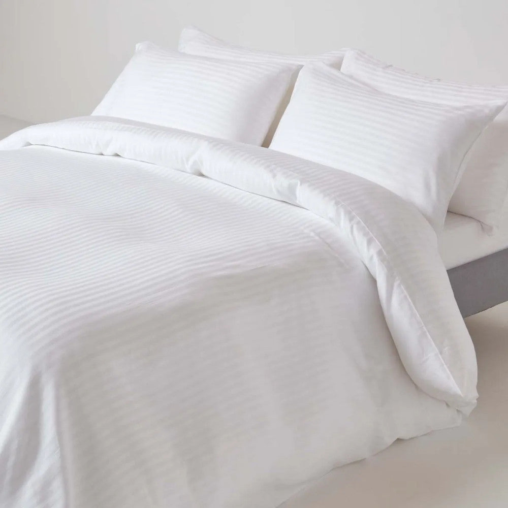 Hotel-Bettbezug mit Damaststreifen – 100 % Baumwolle – mit Reißverschluss – 130 g/m² – verpackt