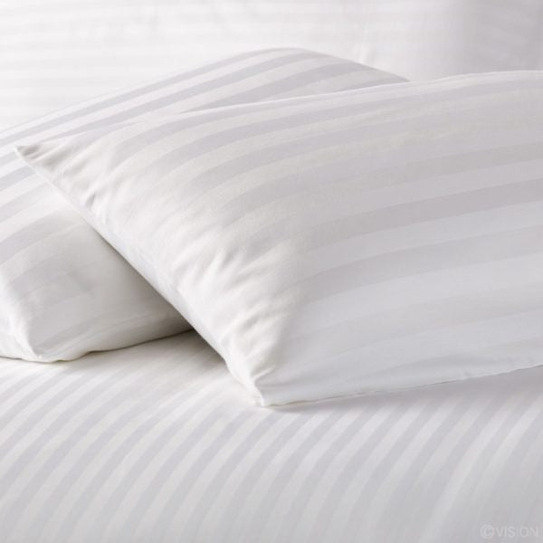 Hotel-Damast-Kissenbezug mit Streifen – 50 % Baumwolle – 50 % PE – umklappbar – 150 g/m² – verpackt