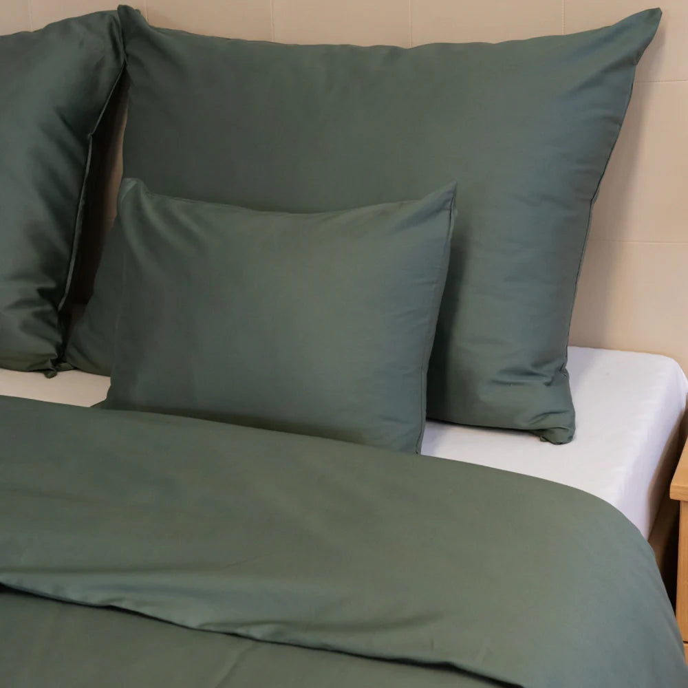 Olivazöld színű szatén párnahuzat - TC 300