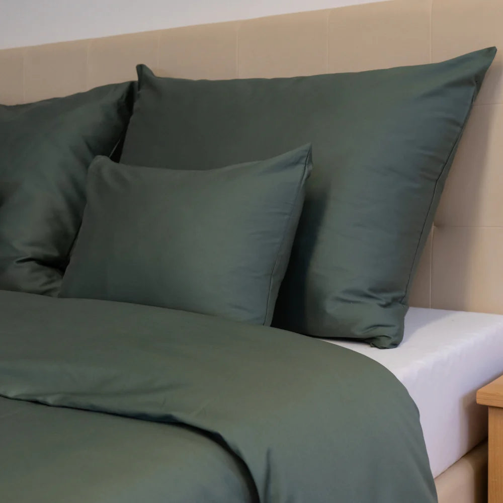 Olivazöld színű szatén párnahuzat - TC 300