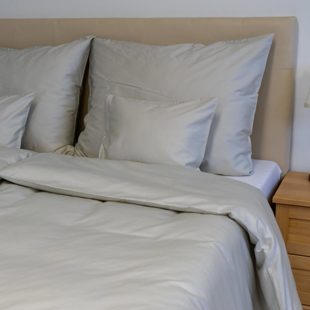 Silver satin bedding set – cool harmony, timeless style