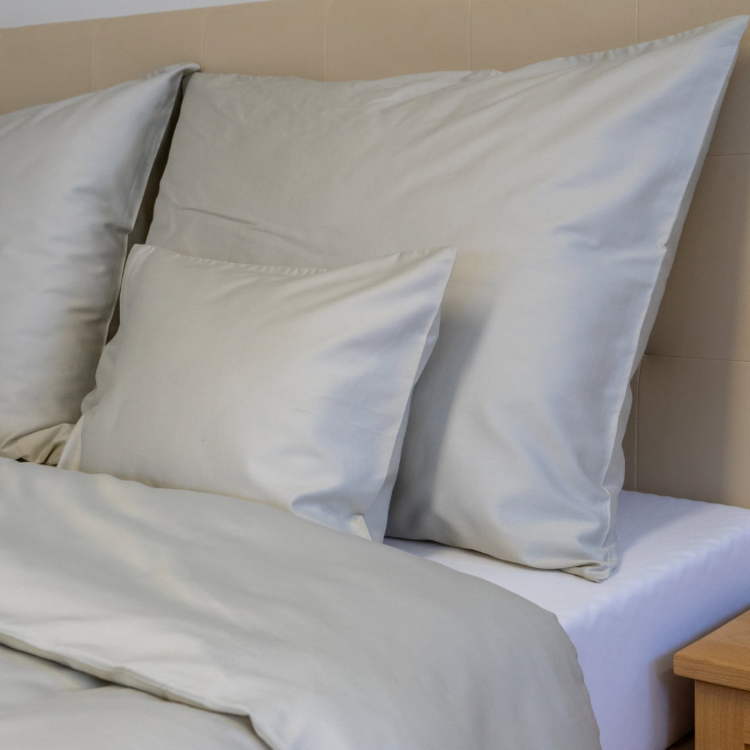 Silver satin bedding set – cool harmony, timeless style